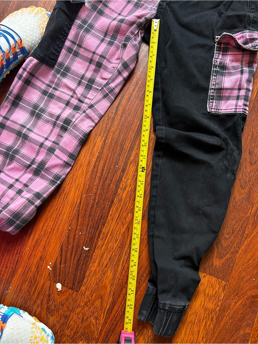 Hot Topic Pink Plaid and Black Two-Tone Cargo Joggers - Picture 5 of 5